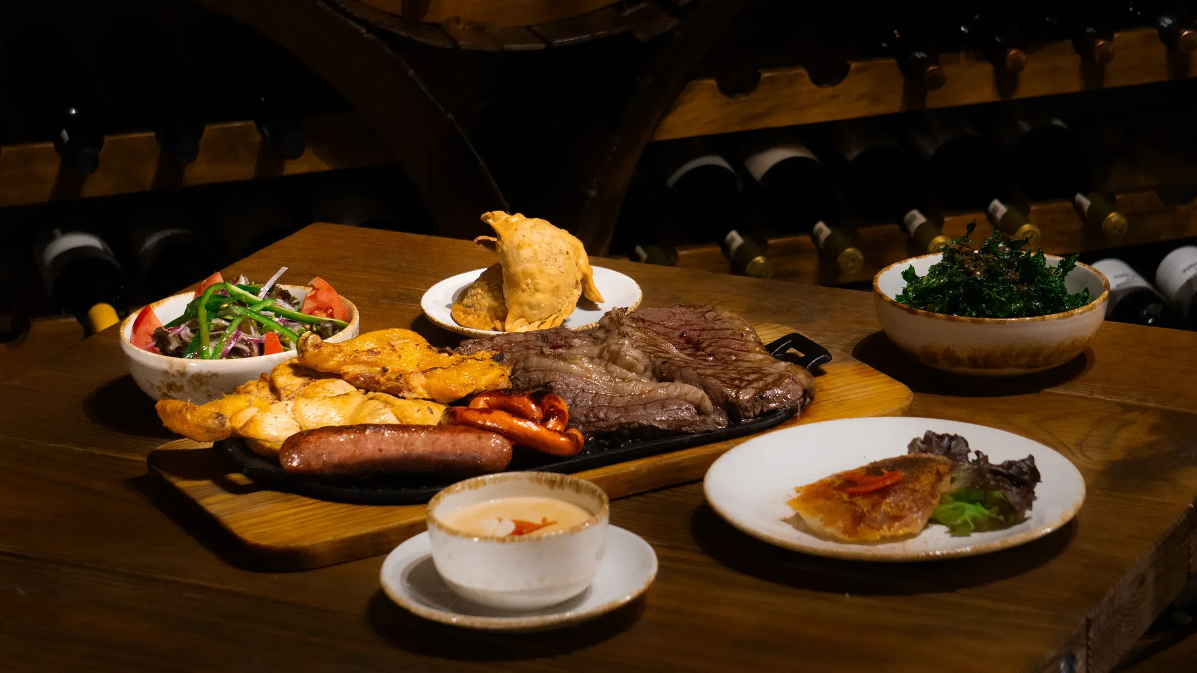 Detalle de preparación sobre la parrilla